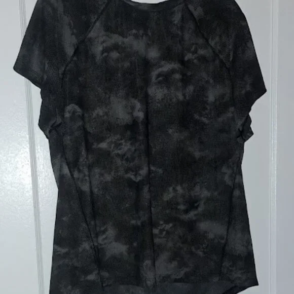 Athleta Black & Gray Digital Camo t-shirt sixe XL - Picture 3 of 6